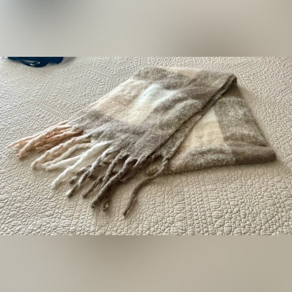 Plaid Fringe Scarf - Picture 1 of 1